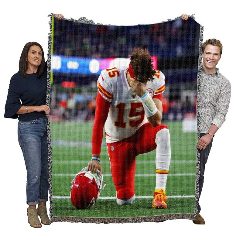 Popular NFL Football Player Patrick Mahomed Woven Blanket