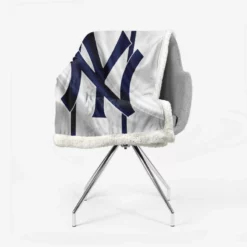 Powerful MLB Baseball Team New York Yankees Sherpa Fleece Blanket 2