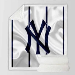 Powerful MLB Baseball Team New York Yankees Sherpa Fleece Blanket