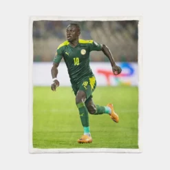 Sadio Mane encouraging Football Sherpa Fleece Blanket 1