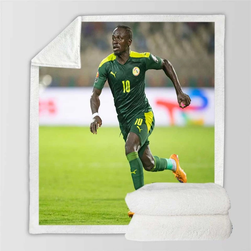 Sadio Mane encouraging Football Sherpa Fleece Blanket