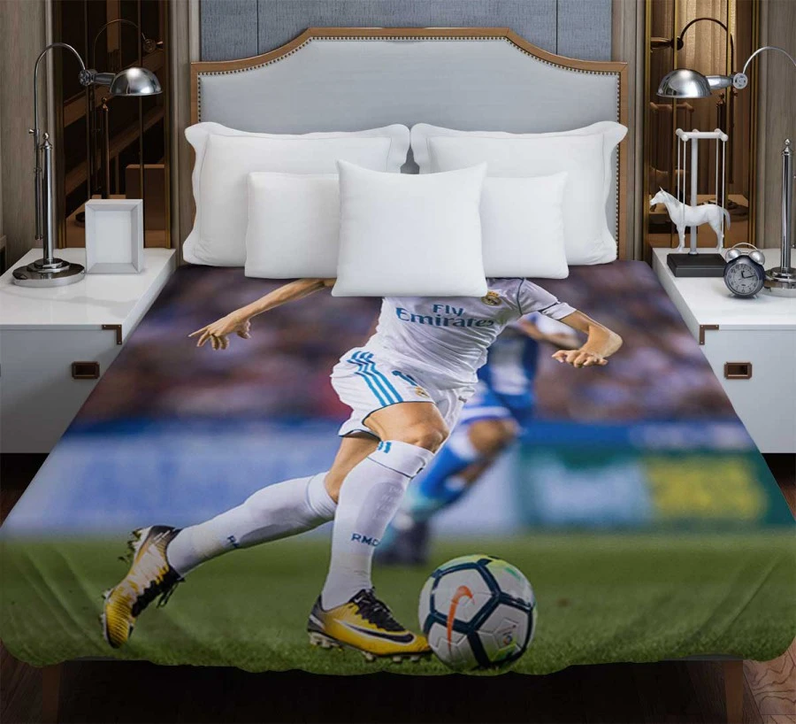 Sensational Football Player Luka Modric Duvet Cover