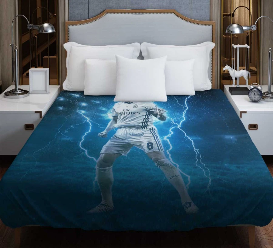 Spirited Soccer Player Toni Kroos Duvet Cover