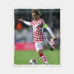 Strong Soccer Player Luka Modric Sherpa Fleece Blanket 1