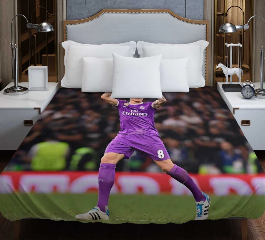 Toni Kroos Capable German Soccer Player Duvet Cover