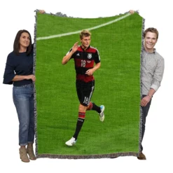 Toni Kroos Committed Gernamy Sports Player Woven Blanket