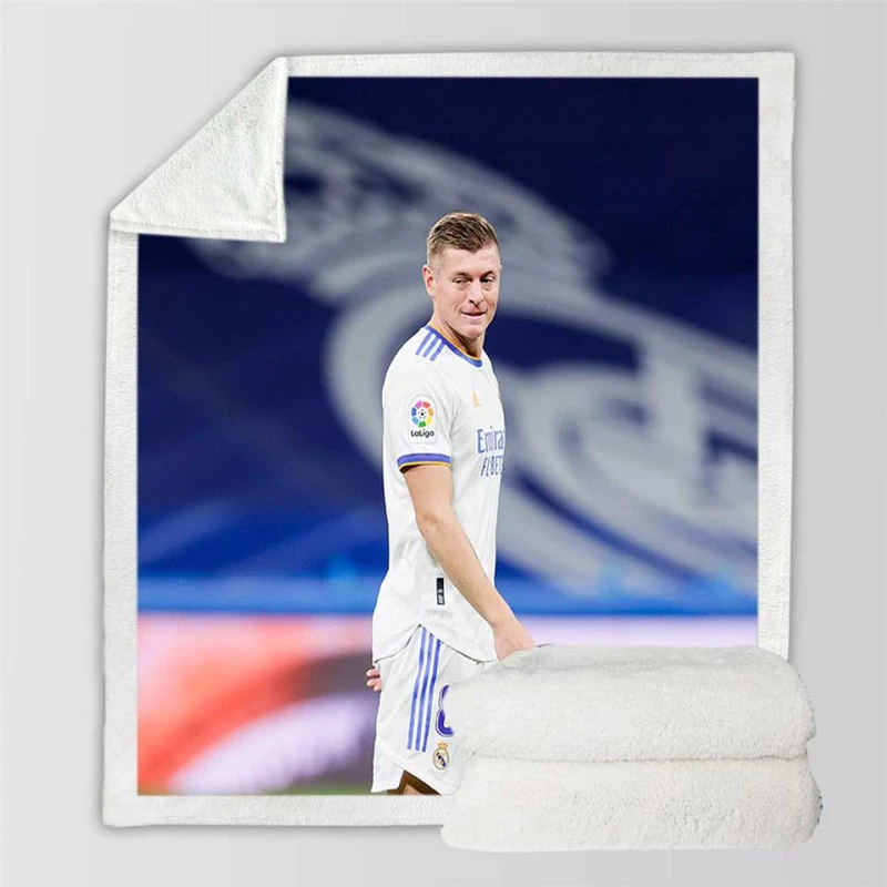 Toni Kroos Consistent Real Madrid Football Player Sherpa Fleece Blanket