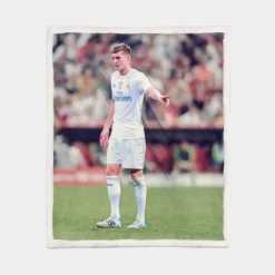 Toni Kroos Focused Madrid Football Player Sherpa Fleece Blanket 1