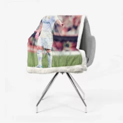 Toni Kroos Focused Madrid Football Player Sherpa Fleece Blanket 2